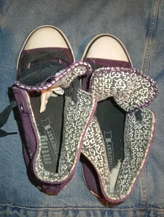 Zapatillas MTN moradas y blancas