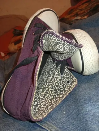 Zapatillas MTN moradas y blancas