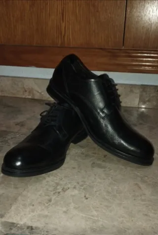 Zapatos de vestir negros con cordones