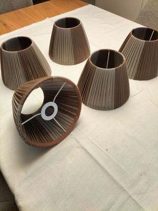 Tulipas de tela beige y marrón