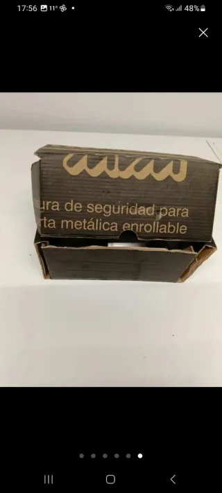 Cerradura seguridad puerta enrollable