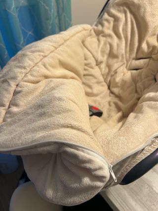 Maxi-Cosi Cabriofix con base y saco