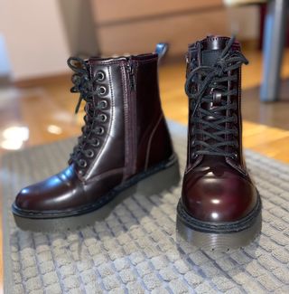 Botín Plano Mujer XTI Burdeos