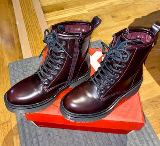 Botín Plano Mujer XTI Burdeos