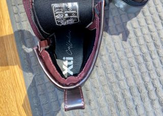 Botín Plano Mujer XTI Burdeos