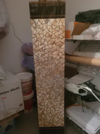 Lámpara de pie de bambú y cristal