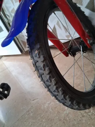 Bicicleta Infantil Spiderman Roja y Azul