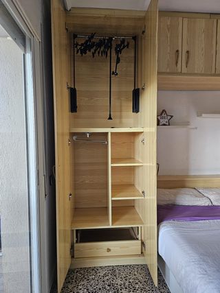 Armarios, cajonera y canapé 1,35m