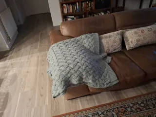 Manta de sofá tejida gris 175x135 cmts