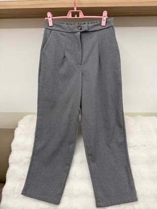 Pantaloni grigi taglia L