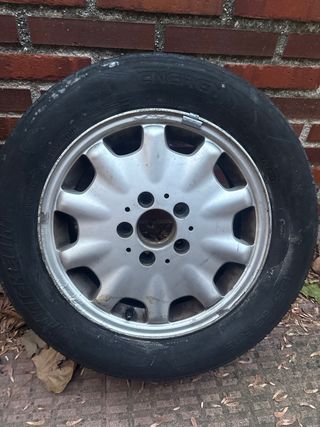 Llanta Mercedes 15