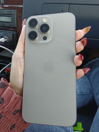 iPhone 15 Pro Max sin ningun rasguño Batería 78%