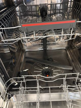 Lavavajillas AEG integrable 12 cubiertos. Cestillo