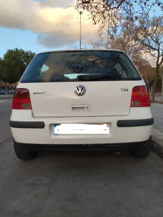 Volkswagen Golf 2000