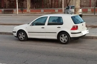 Volkswagen Golf 2000