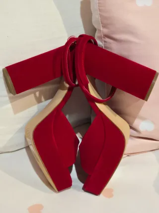 Sandalias de tacón rojas Primark