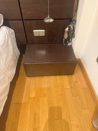 Cabezal de cama de madera wengue con tapiflex