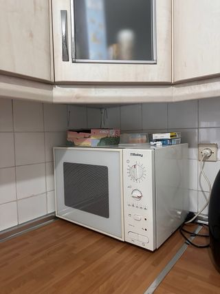 Cocina completa madera y cristal