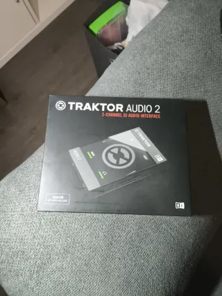 Traktor Audio 2 Interfaz Audio