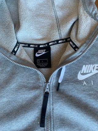 Sudadera Nike Air gris con cremallera