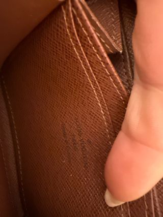 Cartera Louis Vuitton Marrón con Cremallera