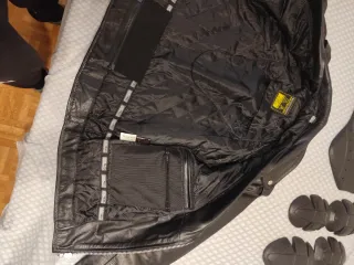 Chaqueta Cuero Motero con Protecciones