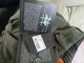 Pantalón de montaña verde marca laksen