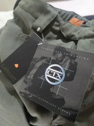 Pantalón de montaña verde marca laksen