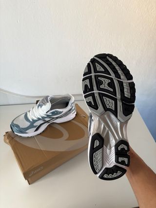 Zapatillas Asics Gel-Nimbus 14 Plata/Blanco