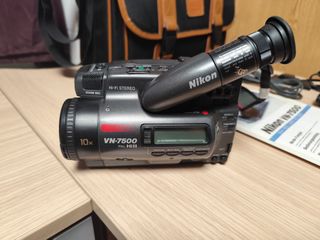 Videocámara Nikon VN-7500 Hi 8 Analógica