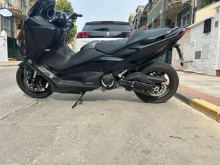 Yamaha TMAX 560