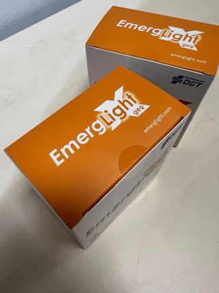 2 Balizas V16 DGT Emerglight NUEVAS A ESTRENAR