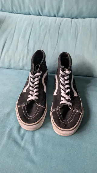 Zapatillas Vans Negras y blancas. Usadas 3 veces.