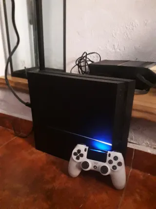 PS4 (PlayStation 4) + Mando