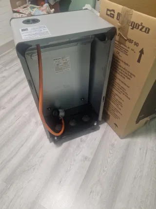 Estufa de gas Orbegozo LLAMA AZUL HBF 90