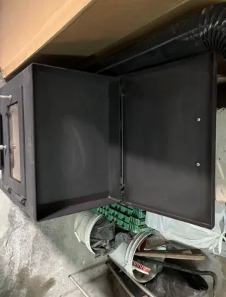 Estufa de leña Baxi negra