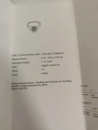 Anillo de oro blanco de 14 quilates y diamante