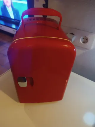 Mini nevera roja