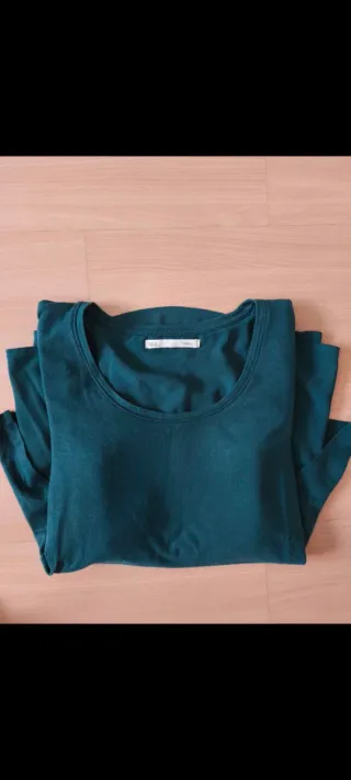 Camiseta verde manga larga