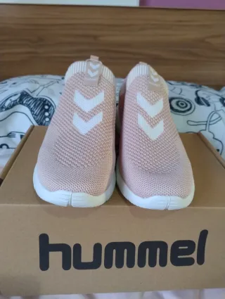 Zapatillas Hummel rosas y blancas