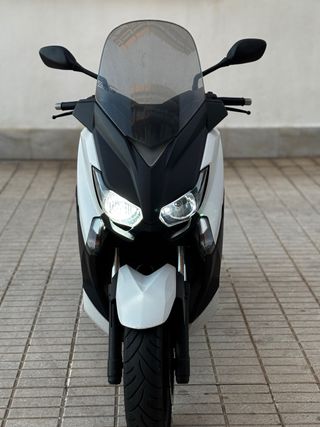 Yamaha XMAX 250