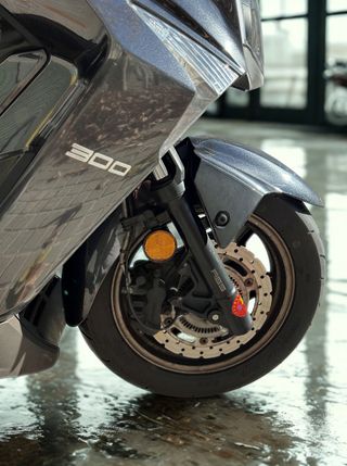 Moto Kymco Grand Dink 300