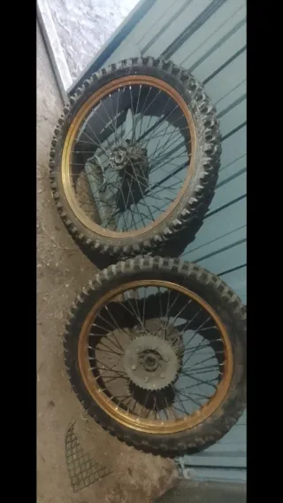 Pareja Ruedas Rieju 21/19