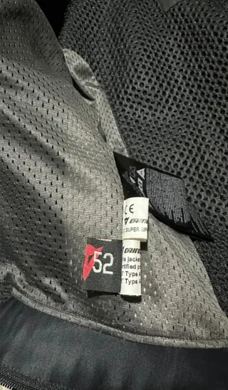 Chaqueta Dainese Talla 52 Negra/Roja/Blanca