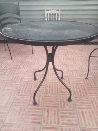 Mesa de jardín redonda de forja