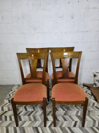 Lote 4 sillas madera clásicas y anaranjado