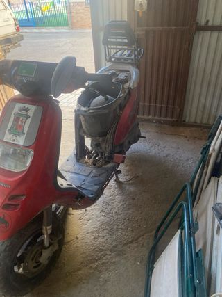 Piaggio Typhoon Roja