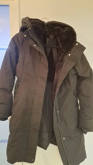 Chaqueta de invierno / Parka negra