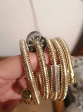 Pulsera dorada serpiente
