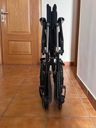 Silla de Ruedas Plegable Negra